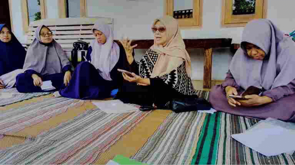 Community Service Center Tutors and KSU Representatives Strengthen Families at the Baplas Ramadan Safari