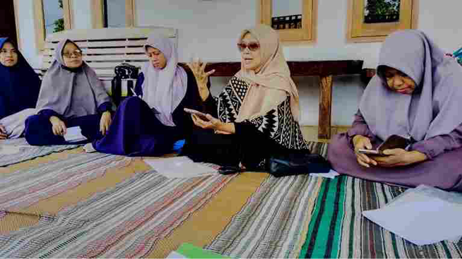 1.Community Service Center Tutors and KSU Representatives Strengthen Families at the Baplas Ramadan Safari